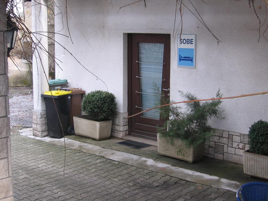 Guest House Roze Ilirska Bistrica Eksteriør bilde